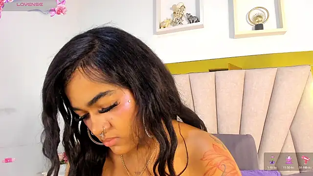 vahiolet_fuentes' Live XXX Chat