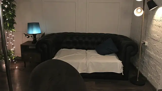 Dark_Moni Adlı Modelin Canlı XXX Sohbeti