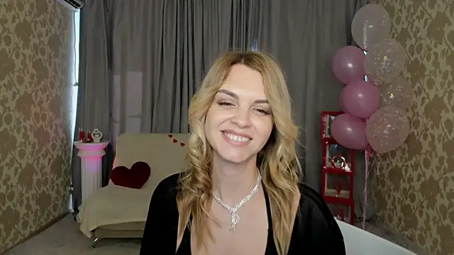 LunaFlinnのライブXXXチャット