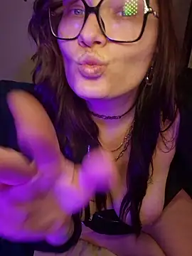 wildyoungNhorny – Live XXX-chat