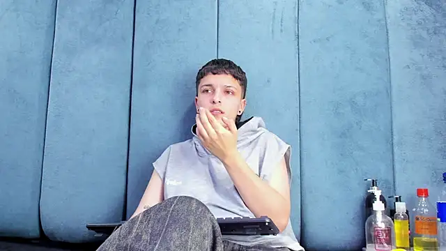 Megan_Thompson_ লাইভ XXX চ্যাট