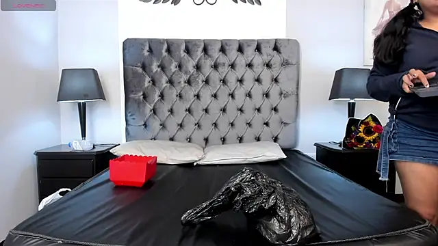 Chat +18 de Kiri_Black_ ao vivo