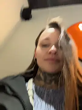 KishaMur Chat XXX in diretta