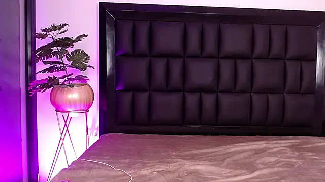 mia_roosee1 webcam show