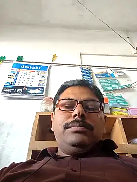 Chatroom XXX en direct de Srmotrs