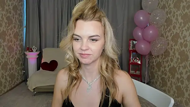 Chatroom XXX en direct de LunaFlinn