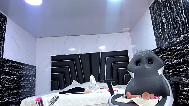 Chat +18 de Ladyy_Scarlett ao vivo