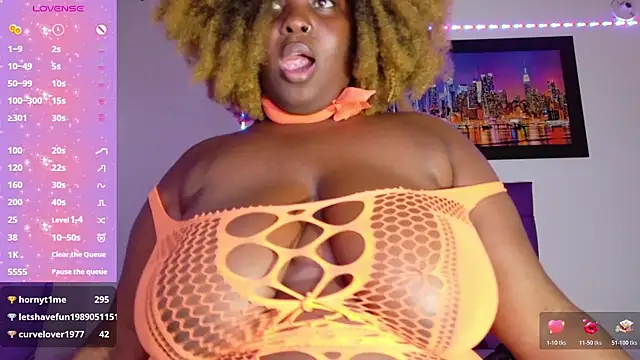 ebony_NeighborMoansn Webbikameraesitys