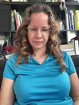 AnnikaRose Adlı Modelin Canlı XXX Sohbeti