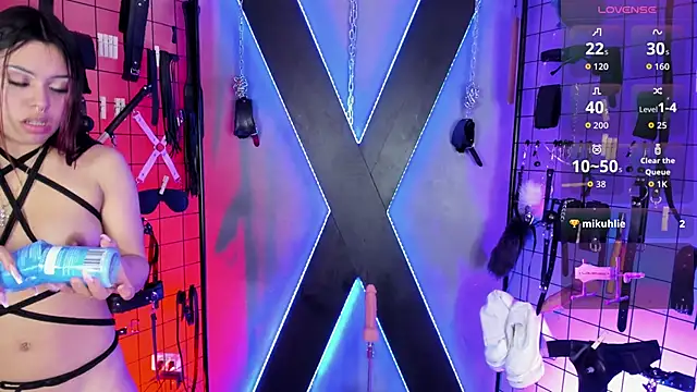 MissScarlet_Ela_bdsm Show Webcam