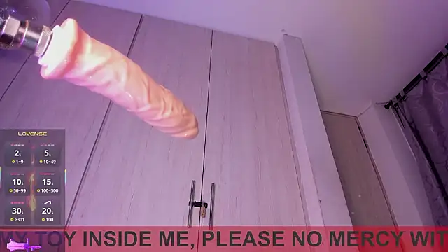 Show modela ValentinoMoreti na web-kameri