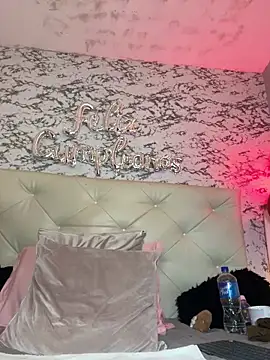 Lili__taylor Live XXX-chat