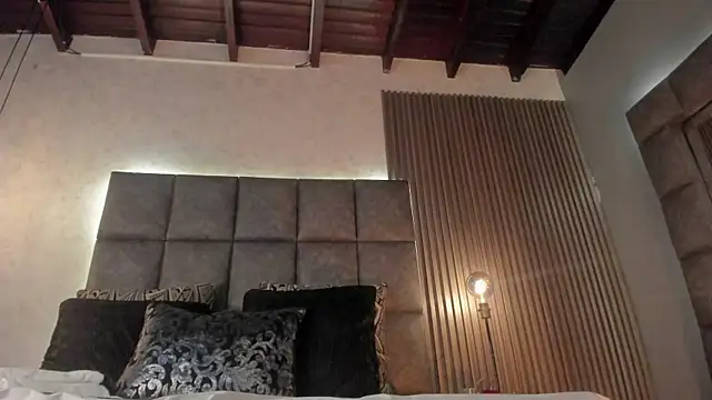 BrigitteVons: онлайн-секс-чат