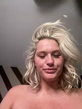 Czat XXX na żywo – Peachyb