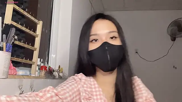 Tieu-May Live XXX Chat