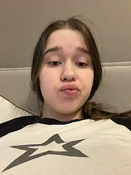 แชท XXX สดของ HornyGirlH