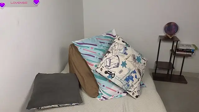 XXX chat uživo modela blue__moon_