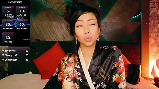 ElyaQuinn Chat XXX in diretta