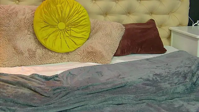 TaniaKaverina 现场XXX聊天