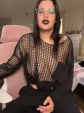 SafeinouterSpace's Live XXX Chat