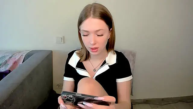 ElleLuv_ Chat XXX live