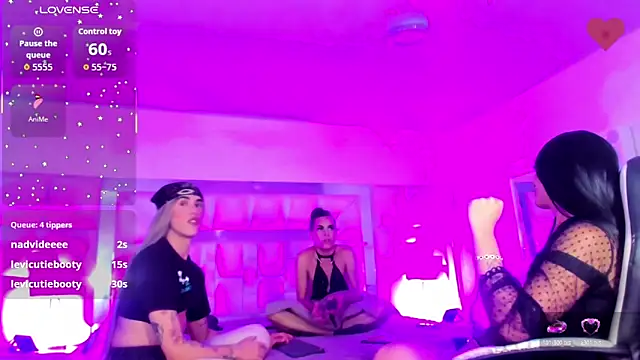 Chat +18 de Alexa_and_Aranza_ ao vivo