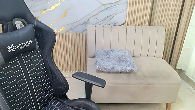 Show modela Kali22_ na web-kameri