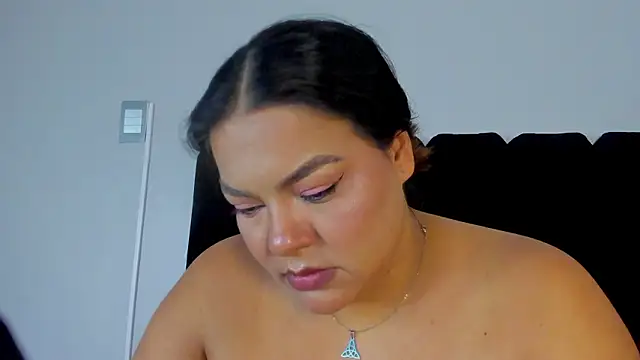 Amaranoir-n Live XXX chat