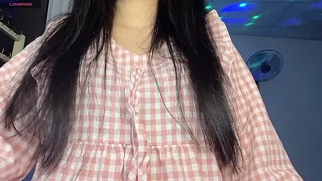 Tieu-May live XXX chat