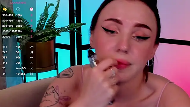 LianaFord 现场XXX聊天