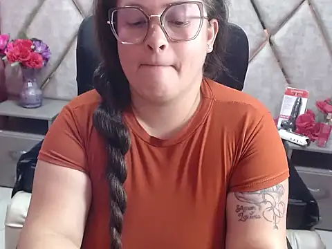 Sarah_Boobs_ 라이브 XXX 채팅