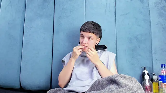 Megan_Thompson_ লাইভ XXX চ্যাট