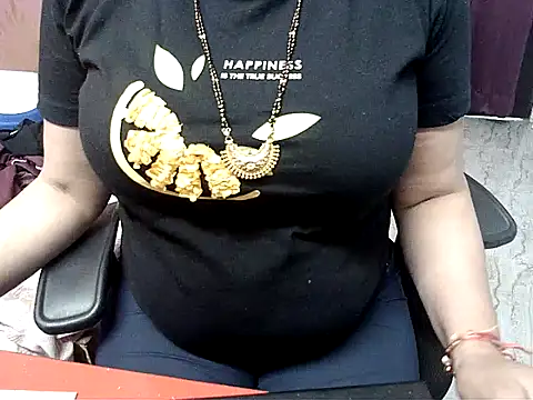 Nagma_housewife Adlı Modelin Web Kamerası Şovu