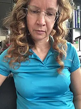 AnnikaRose Adlı Modelin Canlı XXX Sohbeti