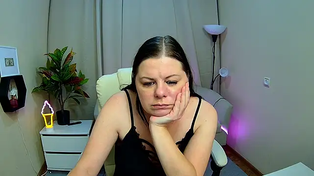 BritneyRaine Chat XXX in diretta