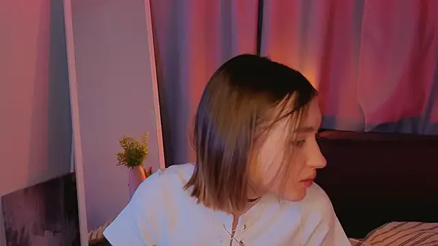 Chat +18 de Leyla_crsh ao vivo