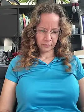 AnnikaRose Adlı Modelin Canlı XXX Sohbeti