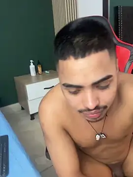 ares_pain Adlı Modelin Canlı XXX Sohbeti