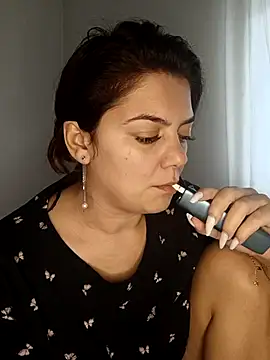 LadyNora webcam show