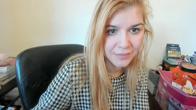 new_but_cute Show Webcam