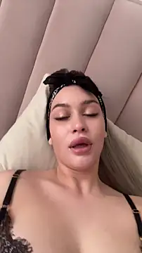 KikiWatson's Live XXX Chat