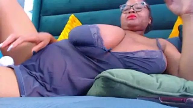 XXX chat uživo modela GoddessTitts