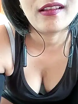 Chatroom XXX en direct de Queen_Kushi4