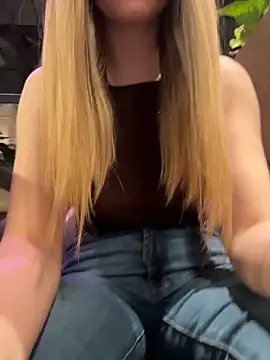 SashaCatt: διαδικτυακό σόου στην κάμερα