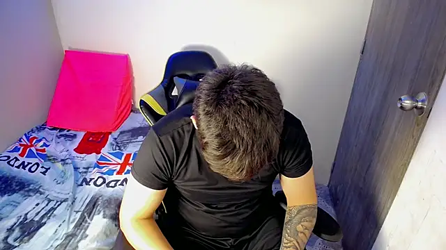 Онлайн чат XXX d_moneyy_