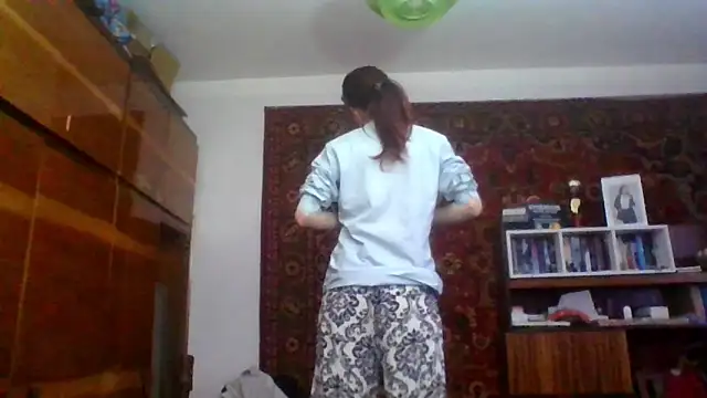 XXX chat uživo modela NickiKisinger