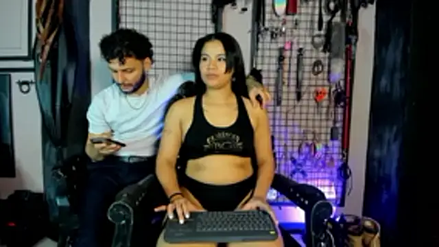 دردشة Twisted_Fantasy الجنسية المباشرة