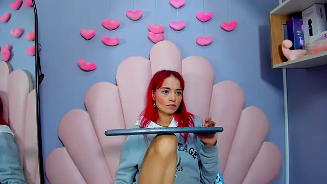 Chat +18 de luci_miller ao vivo