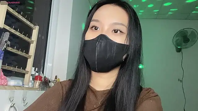 Tieu-May's Live XXX Chat