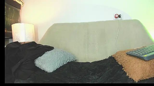 drakomilck1 Live XXX Chat